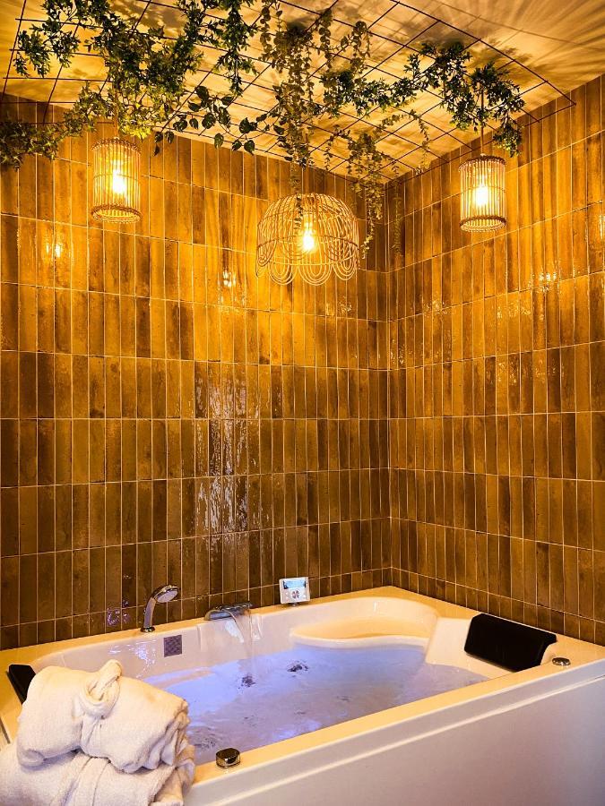 Love Room Suite Bali - Auray En Bretagne Brech 外观 照片